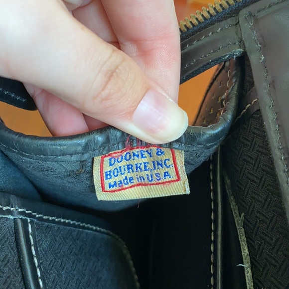 Dooney & Bourke shoulder bag - Picture 6 of 10